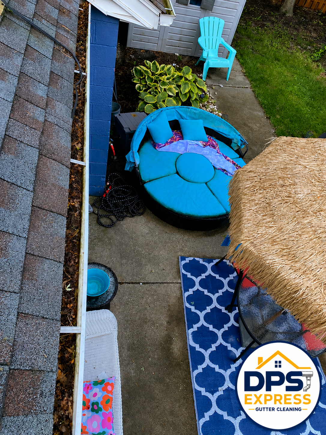 Leaves and Debris Removed From Gutters in Livonia MI